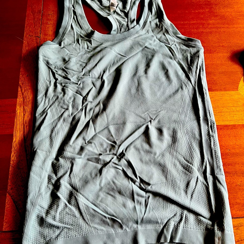 Athleta Momentum Seamless Tank Small